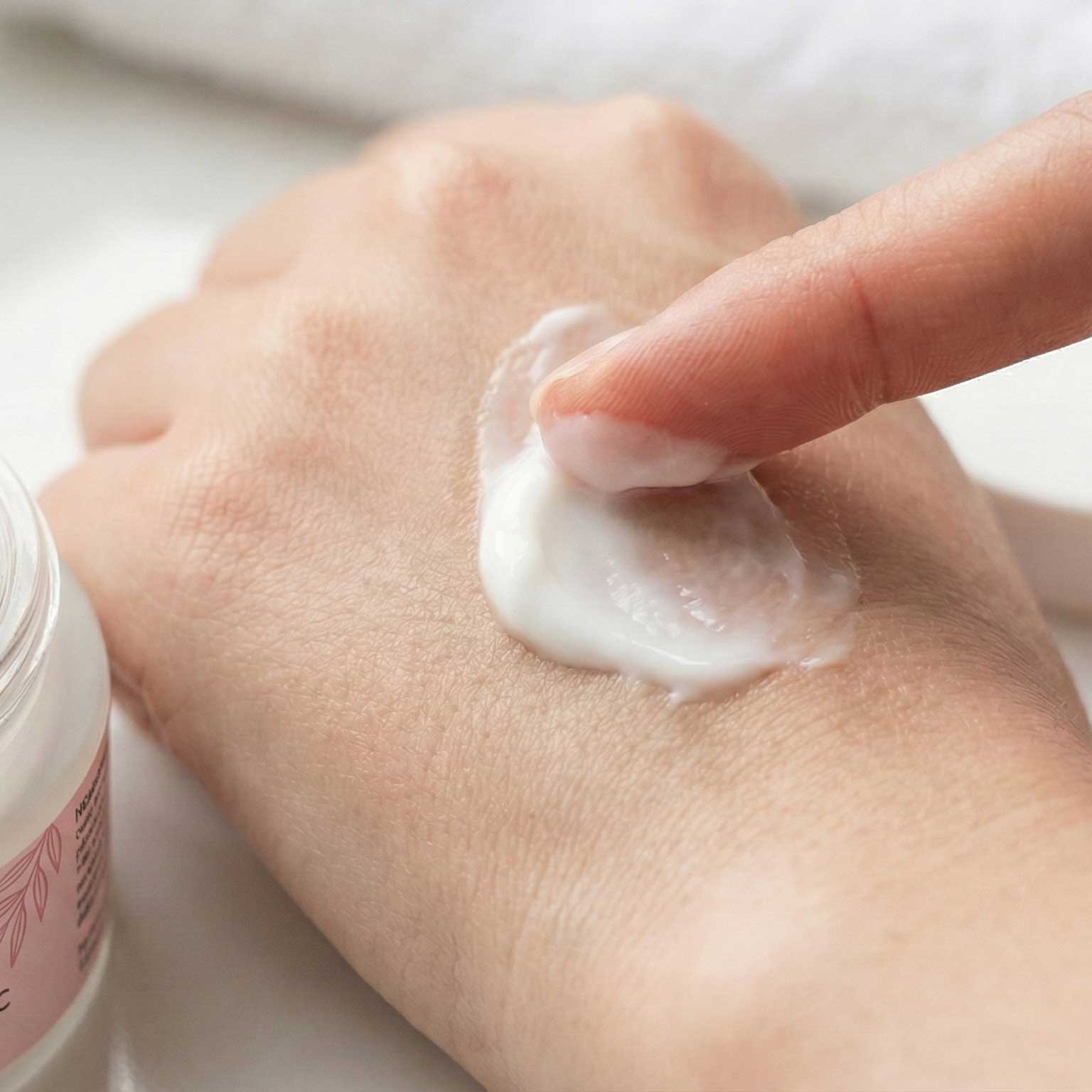 Neatique AT13 Cream Texture